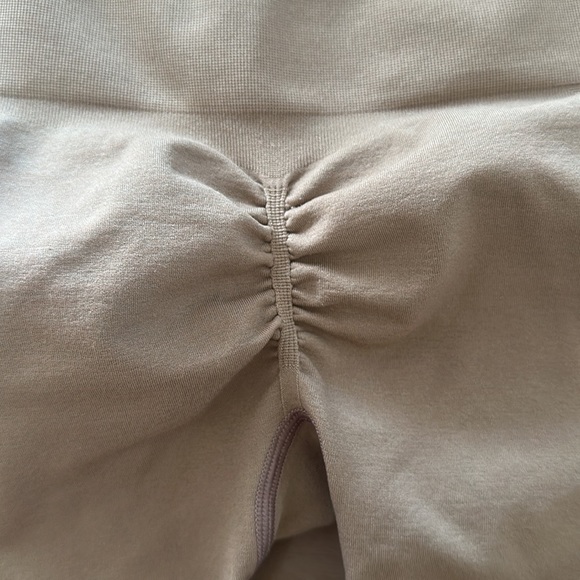 Alphalete Amplify biker shorts - Picture 3 of 3